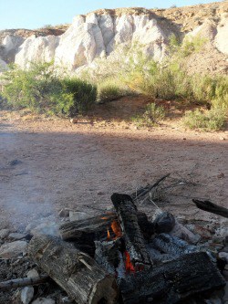 how to build a fire in the desert