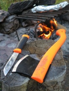 mora_orange_hatchet_and_knife