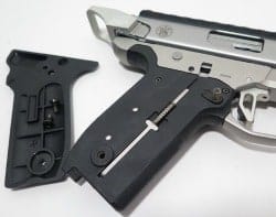 5_Smith_and_Wesson_SW22_Victory_TandemKross_magazine_disconnect_lever