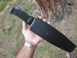 Fallkniven_MB_Modern_Bowie_Knife_Cobalt_in_hand