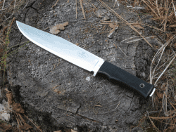 Fallkniven_MB_Modern_Bowie_Knife_Cobalt_posing-survival