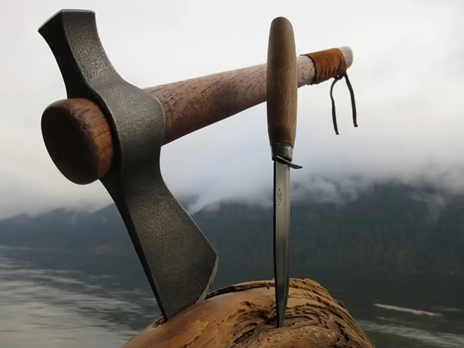 tomahawk with wood handle